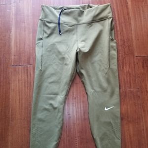 Nike Womens Epic Lux tight fit leggings